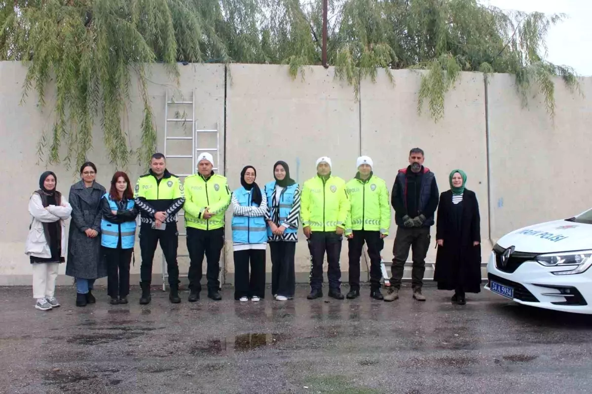 Erzincan Öğrenci Yurdu’ndan Polis Memurlarına Anlamlı Ziyaret