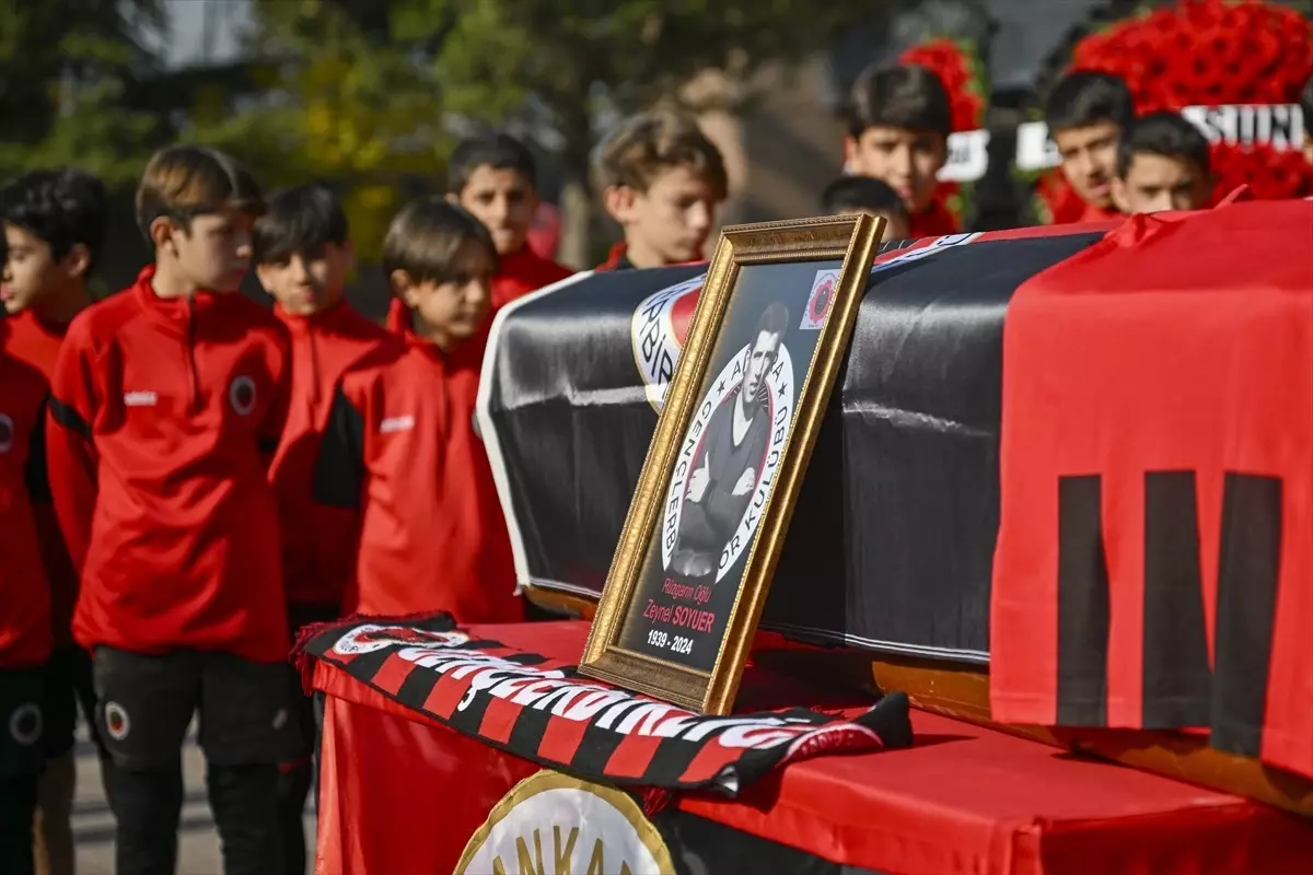 Gençlerbirliği’nin Eski Futbolcusu Zeynel Soyuer Son Yolculuğuna Uğurlandı