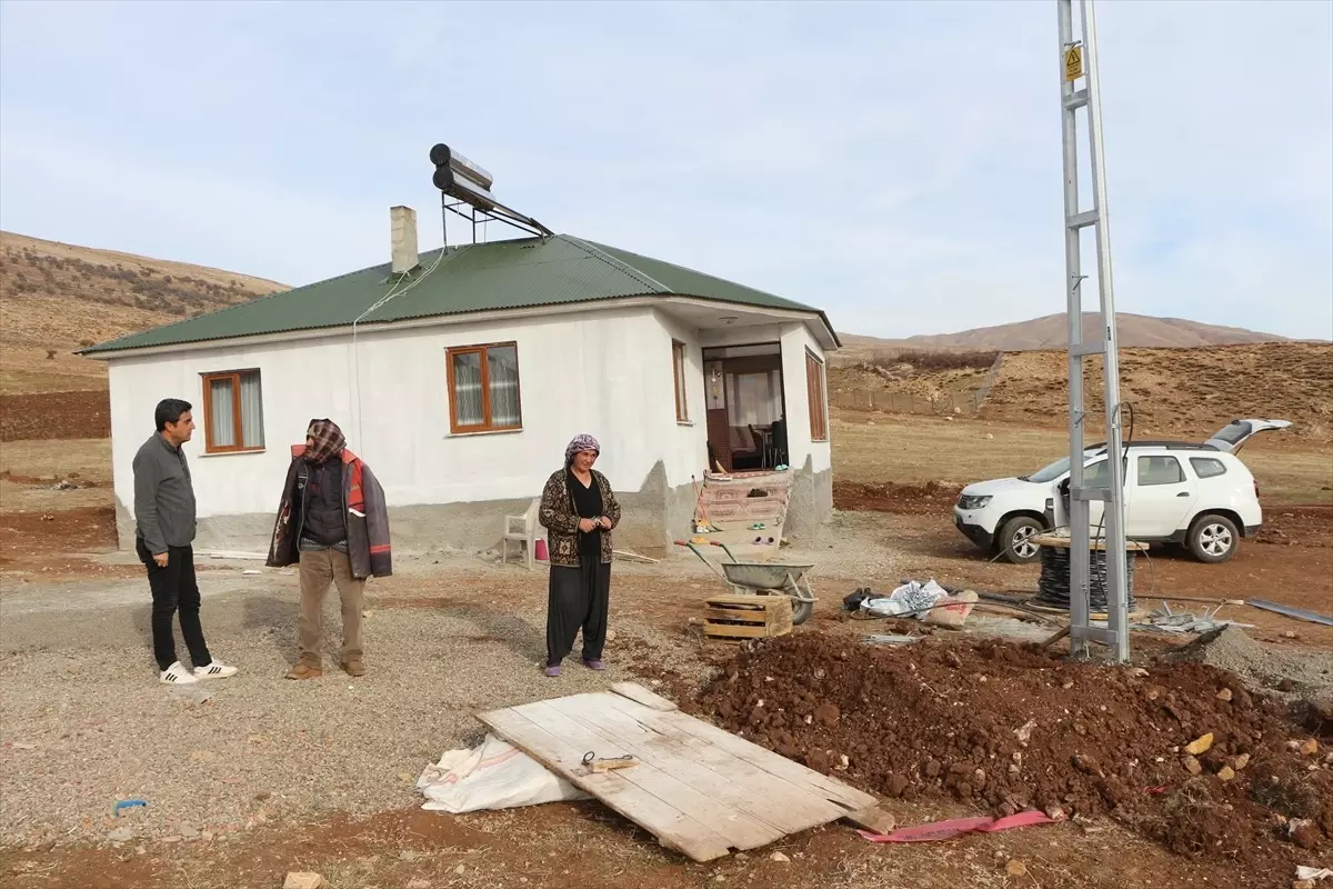 Karlıova’da Barınma Yardımları Projesi ile Aile Ev Sahibi Oldu