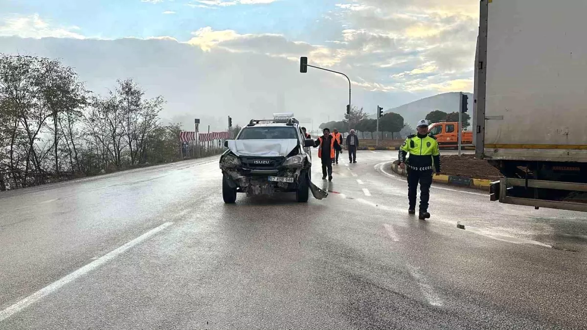 Kastamonu-İstanbul Karayolunda Zincirleme Trafik Kazası: 2 Yaralı