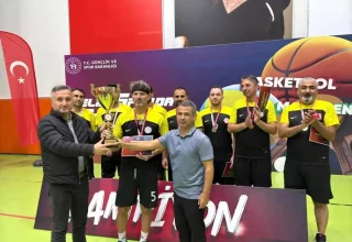 Kayseri Voleybol Takımları Kamu Spor Oyunlarında Başarı Kazandı