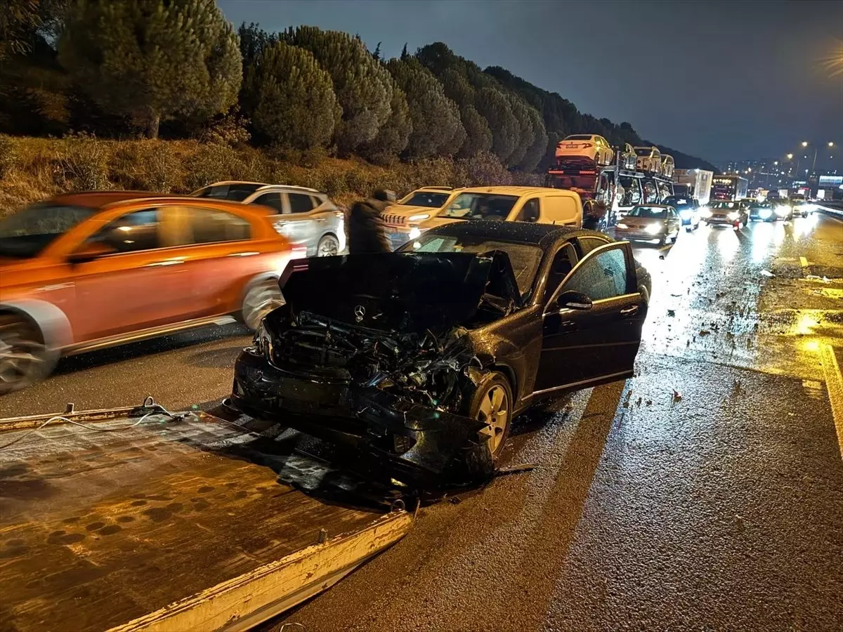 Kocaeli’de Zincirleme Trafik Kazası: 10 Yaralı