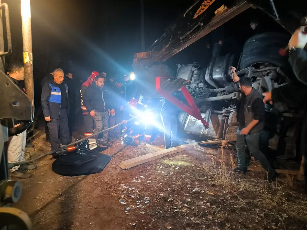 Malatya’da Kaza Müdahalesinde Polis Ekibine Tır Çarptı: 1 Şehit, 1 Yaralı