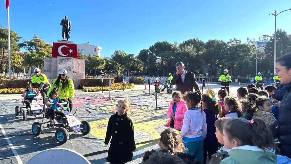 Muğla’da Öğrencilere Mobil Trafik Eğitimi