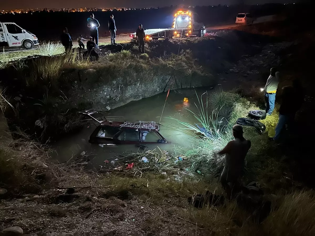 Osmaniye’de Su Birikintisine Düşen Otomobilde 3 Yaralı