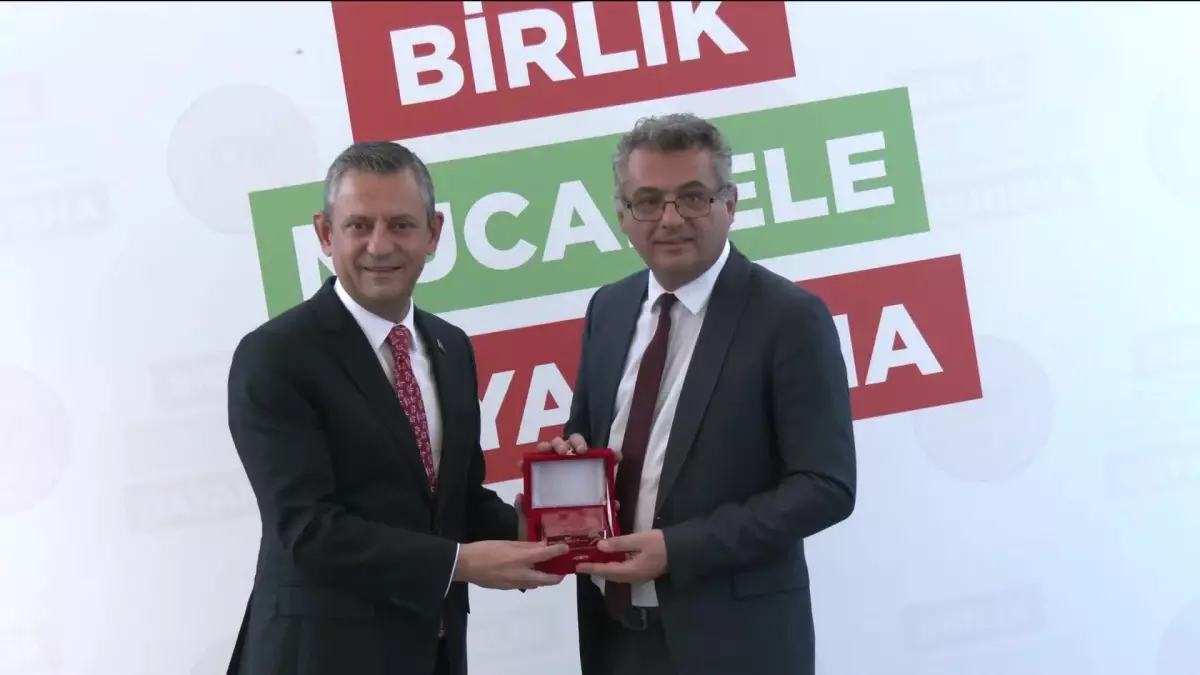 Özgür Özel, KKTC’nin 41. Kuruluş Yıl Dönümünü Kutladı