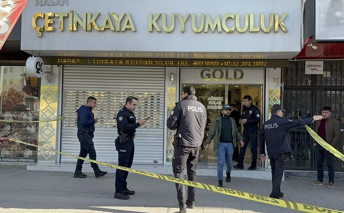 Adana’da kuyumcu dükkanının soyulmasıyla ilgili 8 zanlı tutuklandı