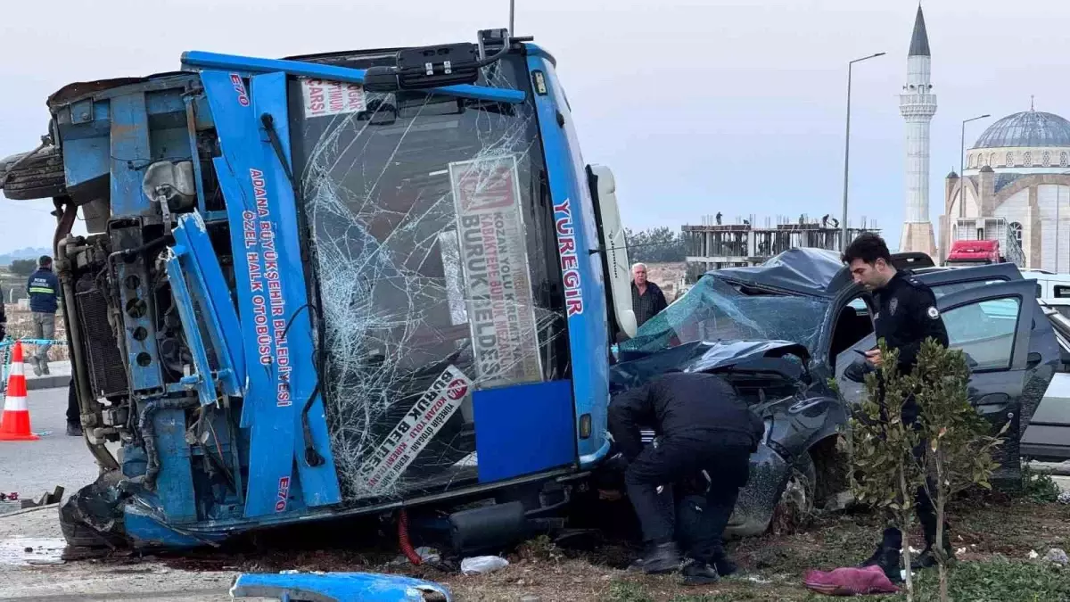 Adana’da Midibüs ile Cipin Çarpıştığı Trafik Kazasında 7 Yaralı