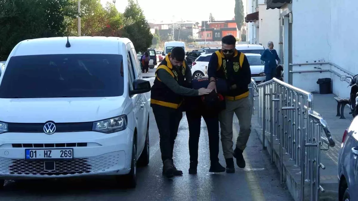 Adana’da Yaya Geçidinde Doktor Bıçaklandı