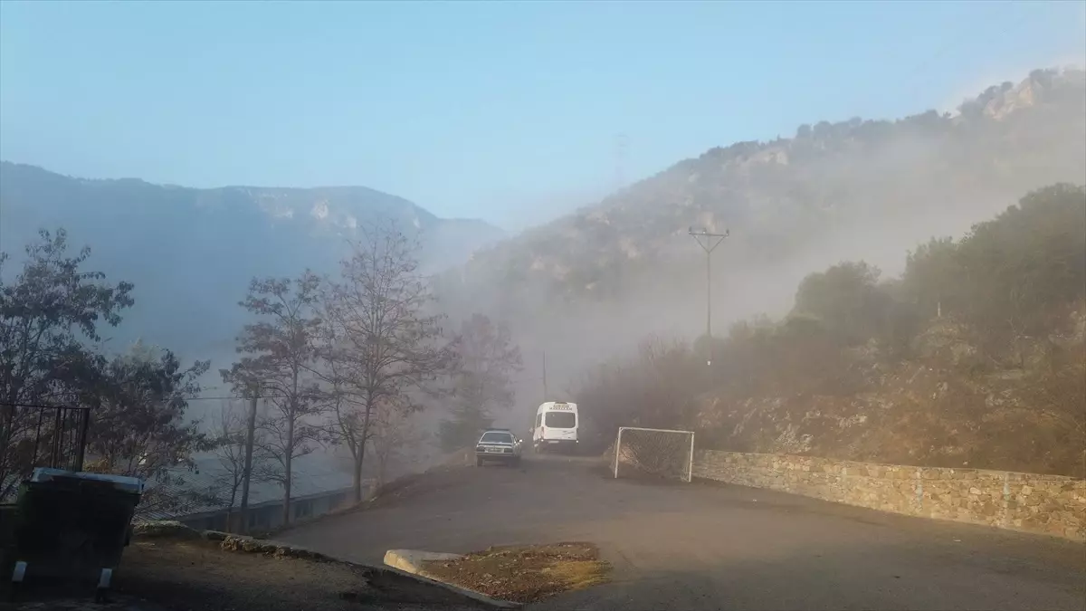 Adana’nın Saimbeyli İlçesinde Sis Etkili Oldu