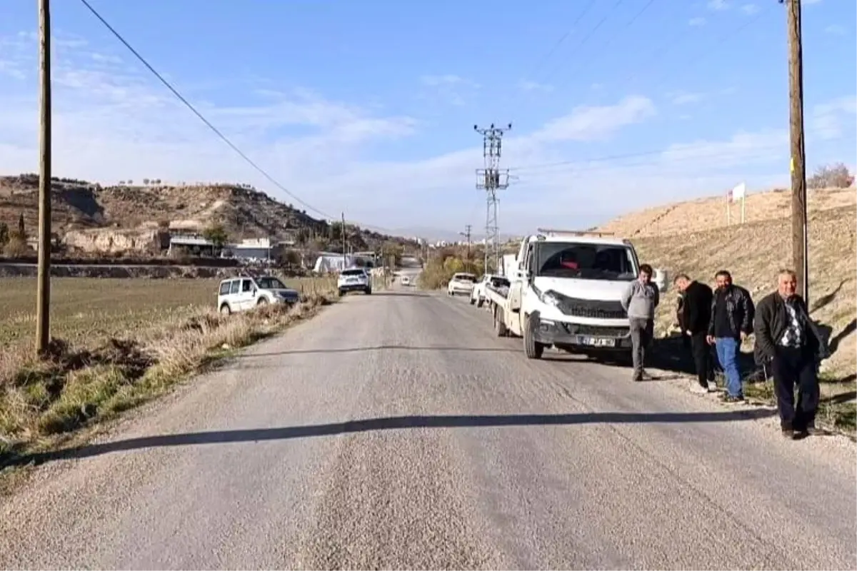 Adıyaman’da Hafif Ticari Araç Şarampole Yuvarlandı: 1 Yaralı