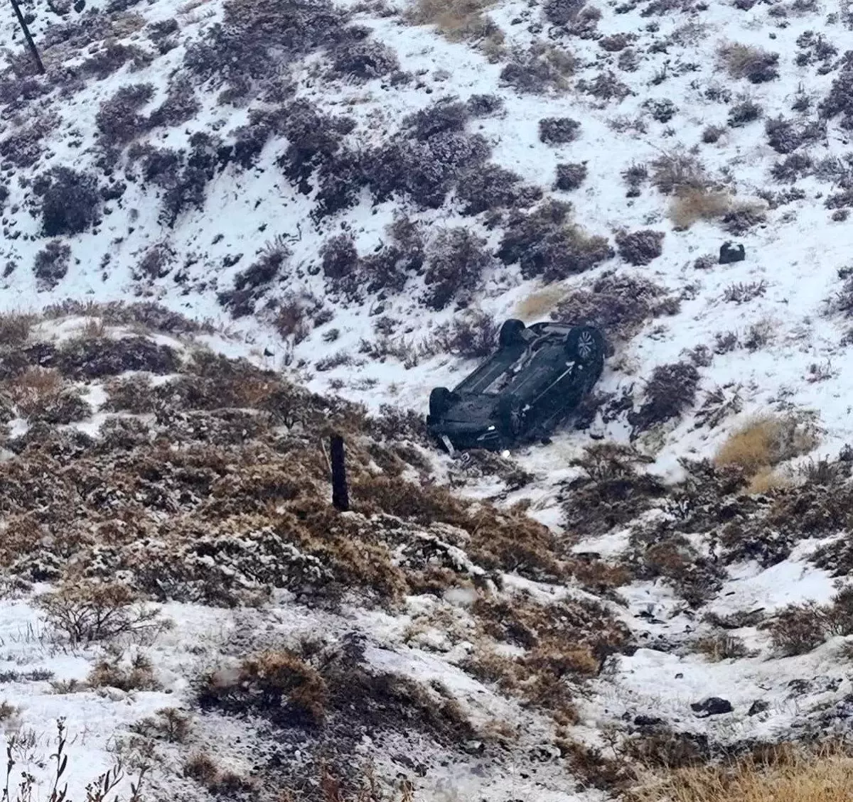 Adıyaman’da Otomobil Şarampole Yuvarlandı: 2 Yaralı