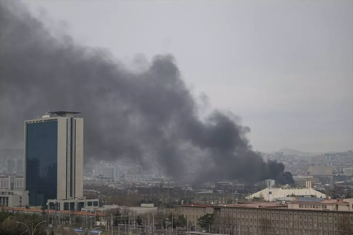 Ankara Altındağ’da Yangın: İtfaiye Ekipleri Müdahale Ediyor