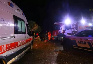 Antalya’da Falezlerden Denize Düşen Aracın Arama Çalışmaları Devam Ediyor