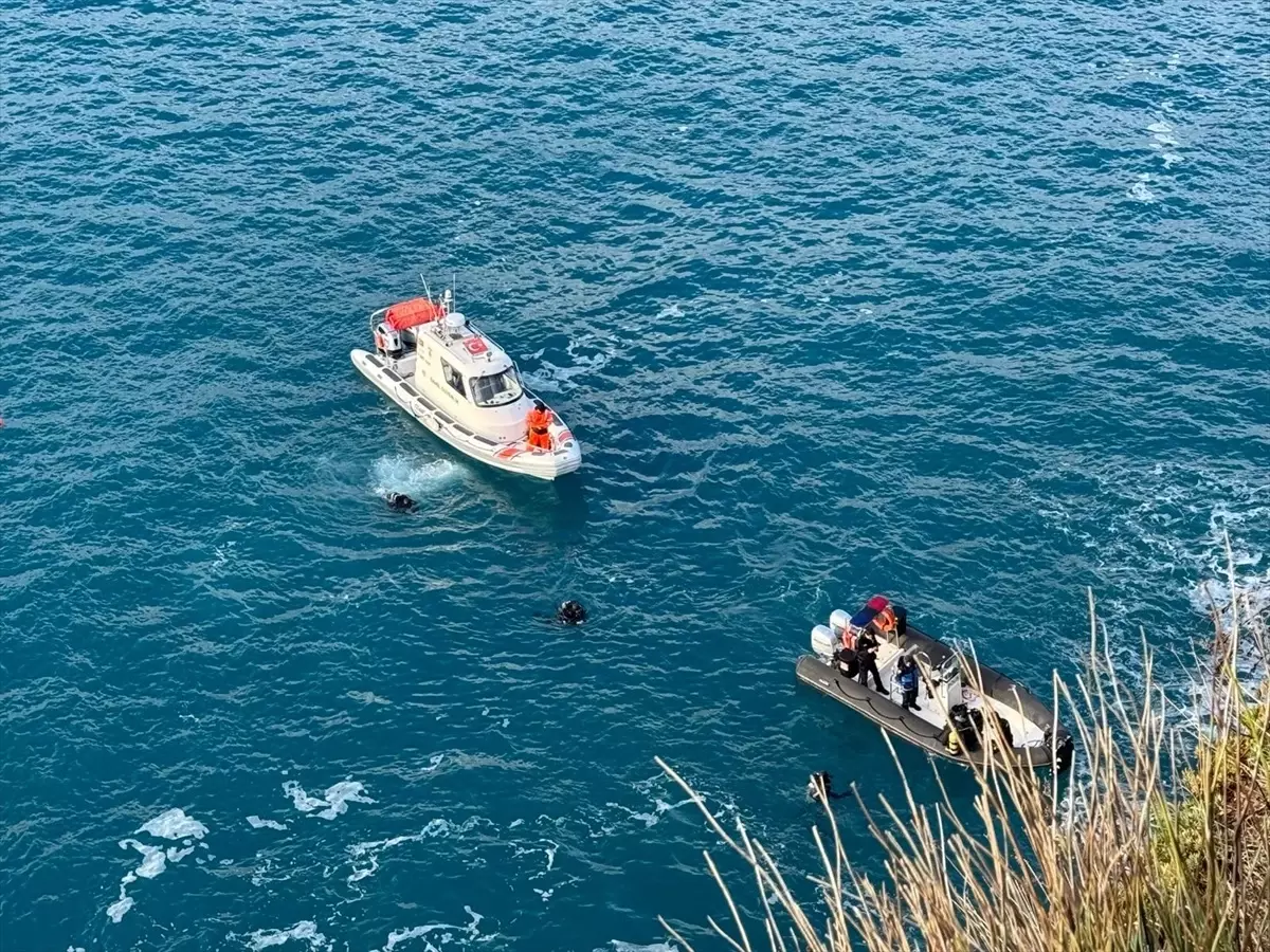 Antalya’da Falezlerden Denize Düşen Genç İçin Arama Kurtarma Çalışmaları Devam Ediyor