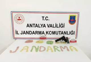 Antalya’da Jandarmadan Uyuşturucu ve Silah Operasyonu