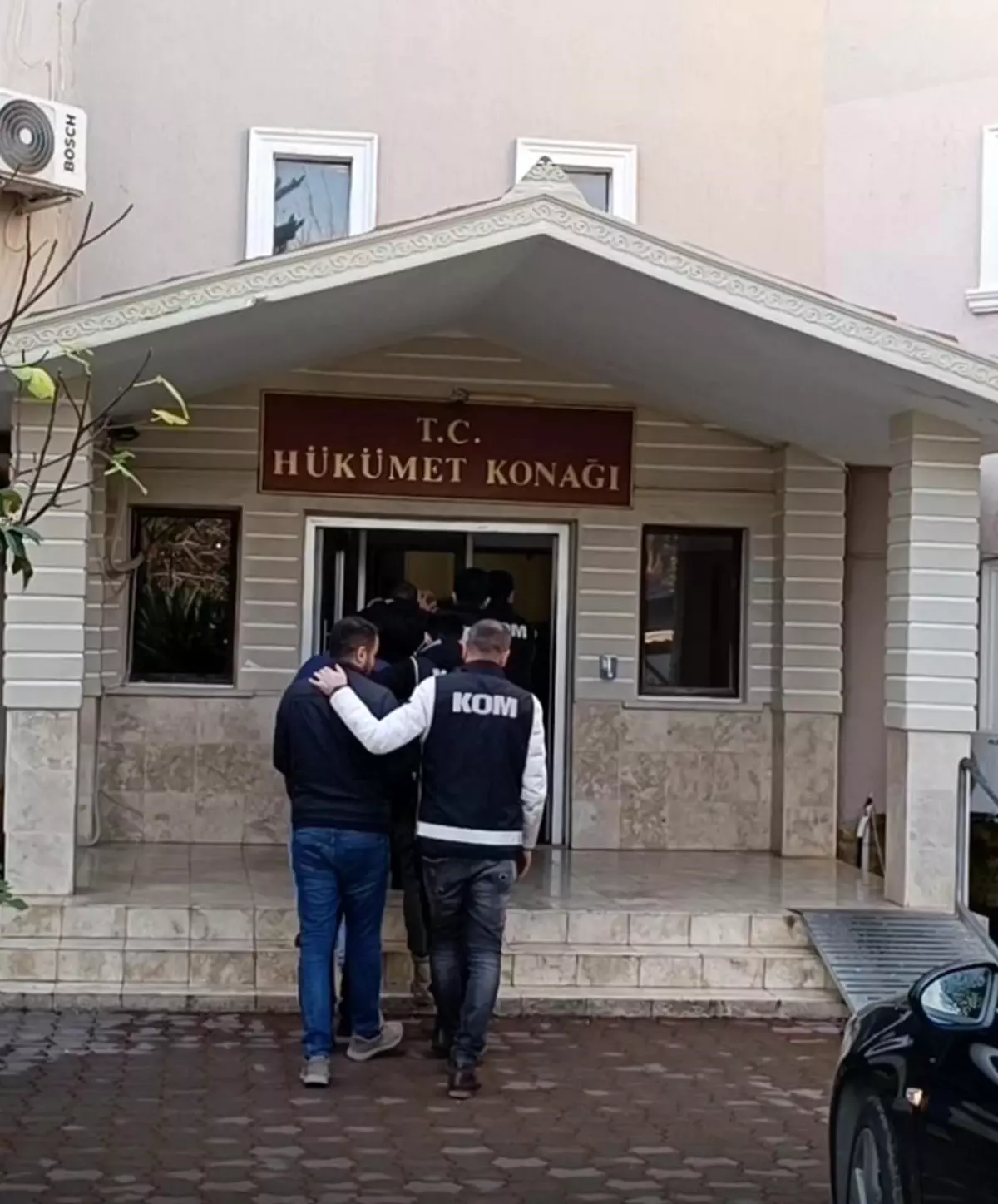 Antalya’da Nitelikli Dolandırıcılık Operasyonu: 3 Kişi Tutuklandı
