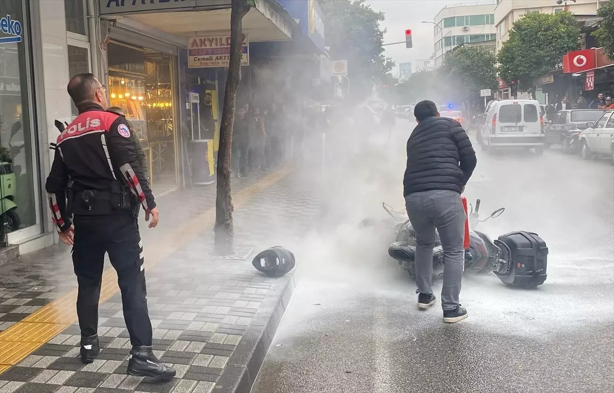 Arızalı Motosikletini Ateşe Verdi