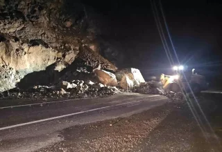 Artvin-Ardahan Karayolunda Heyelan: Ulaşım Kapandı