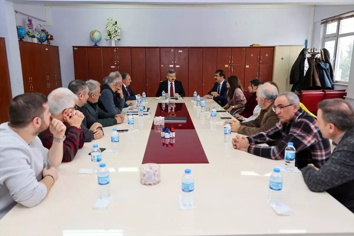 Artvin Valisi Turan Ergün Fen Lisesi’ni Ziyaret Etti