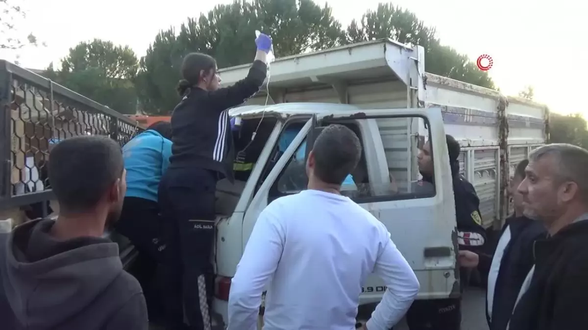 Aydın’da Kamyonet Çarpışması: Yaralı Kadın Kurtarıldı