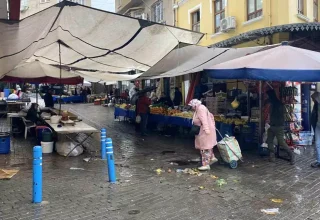 Aydın’da Sağanak Yağış Salı Pazarı Esnafını Vurdu