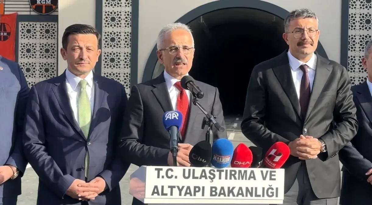 Bakan Uraloğlu, Yeniköprü Tüneli’nde İncelemelerde Bulundu