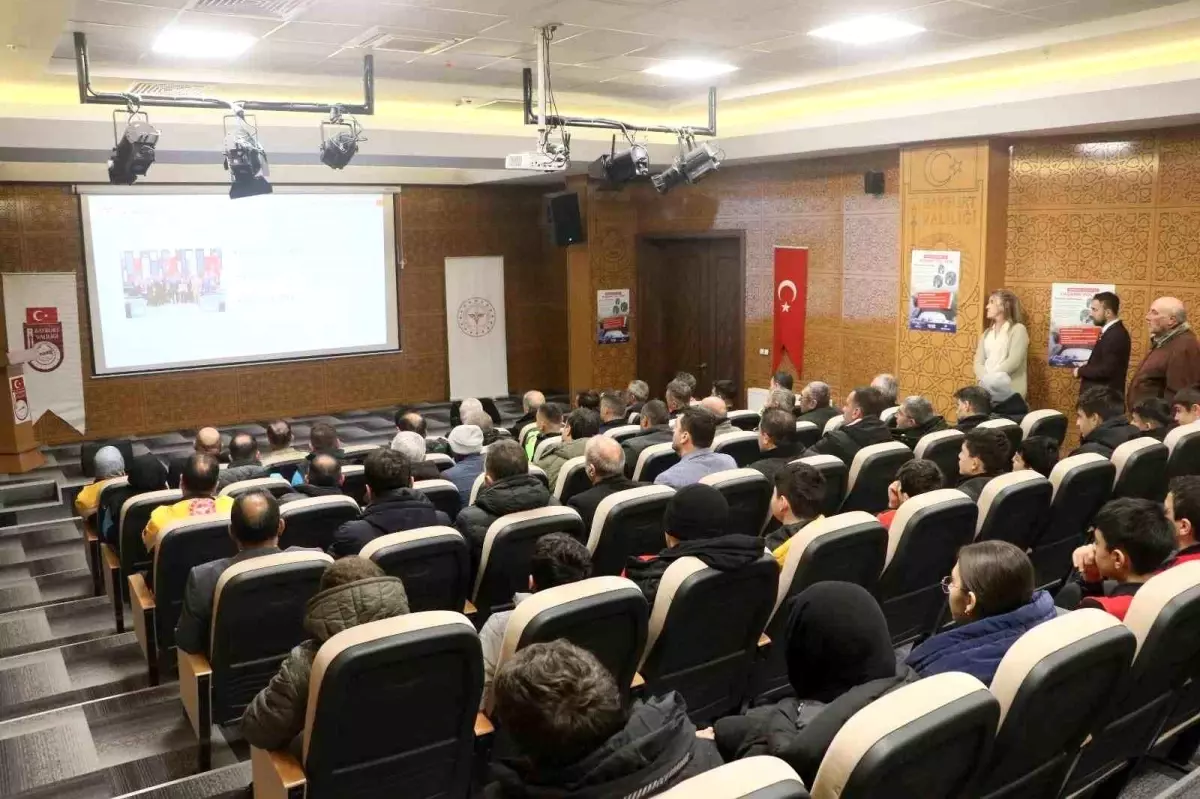 Bayburt’ta ‘Yaşama Yol Ver’ Temalı Acil Sağlık Hizmetleri Toplantısı Düzenlendi