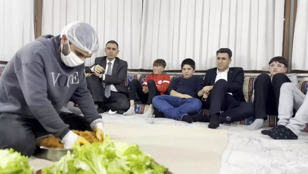 Bilecik Valisi Sevgi Evleri’ni Ziyaret Etti