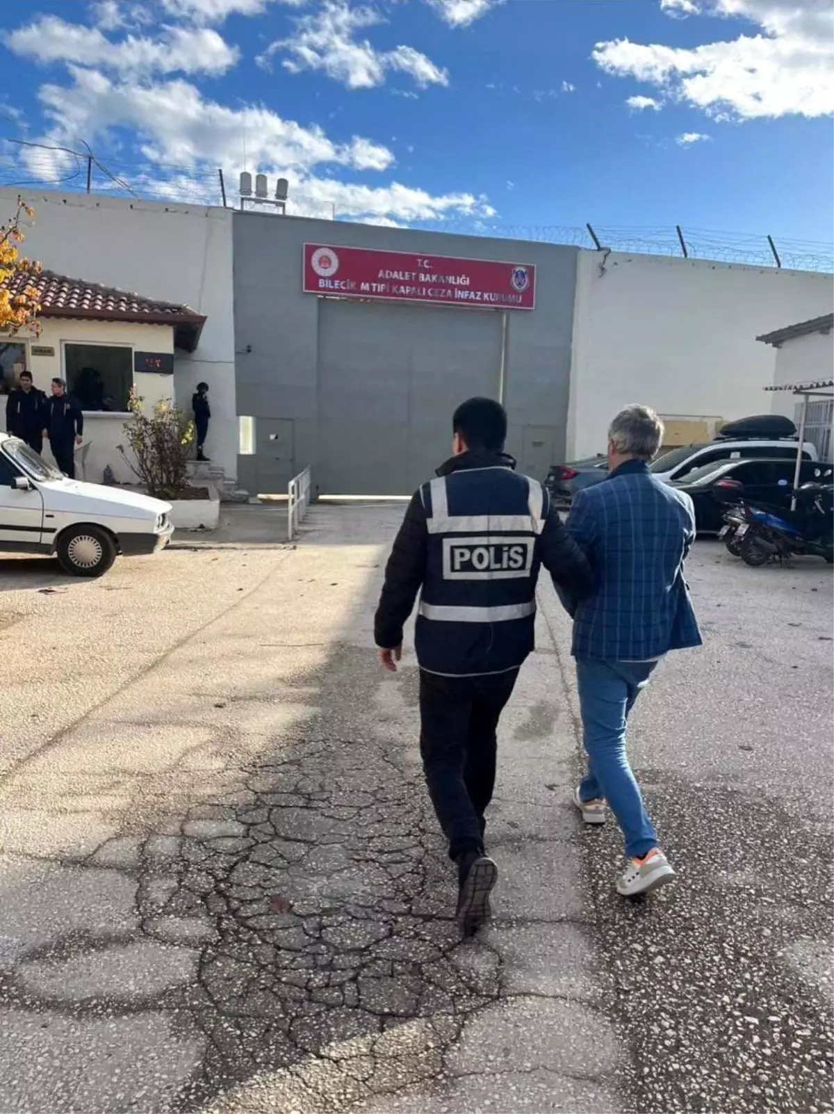 Bilecik’te Hırsızlık Suçundan Aranan Şahıs Yakalandı