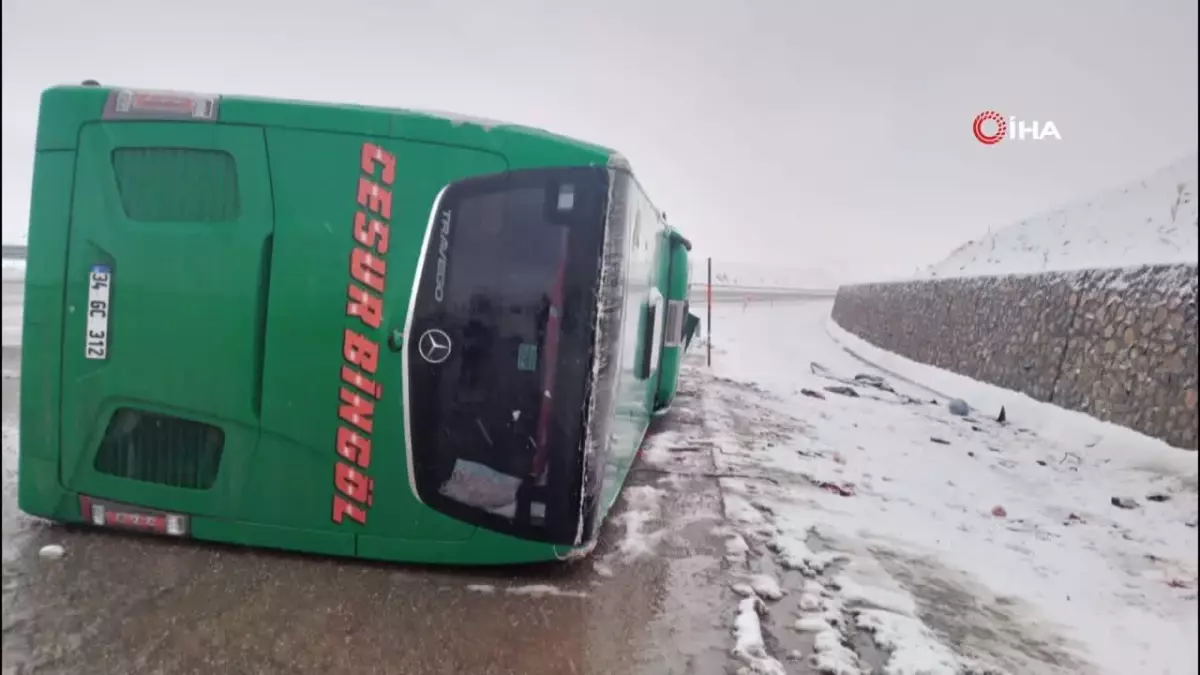 Bingöl’de Yolcu Otobüsü Devrildi: 2 Ölü, 16 Yaralı