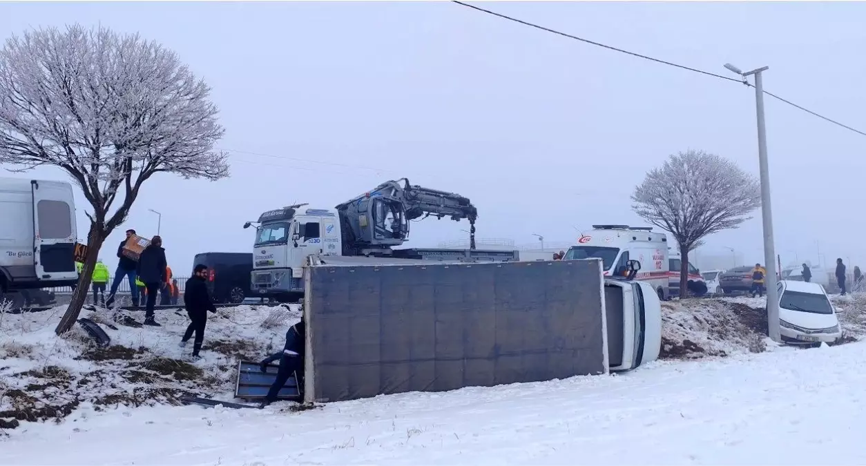 Bitlis’te Zincirleme Trafik Kazasında 33 Yaralı