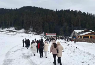 Çankırı’da Üniversite Öğrencileri Ilgaz Dağı’nda Kar Eğlencesi Yaşadı