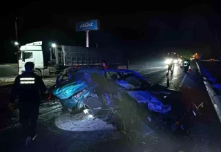 Çorum’da Tır ile Çarpışan Otomobilin Sürücüsü Yaralandı