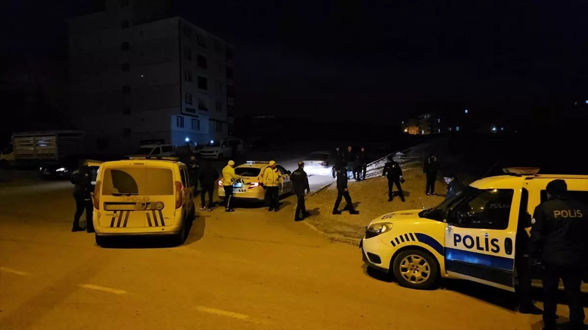Çorum’da Uyuşturucu ve Silah Operasyonu: İki Şüpheli Gözaltında