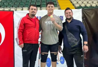 Denizlili Ali Osman halterde Türkiye Şampiyonu oldu