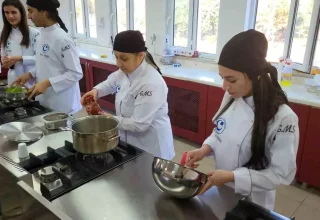 Emekli Öğrenci Türkan Bağlam, Hayallerini Gerçekleştiriyor