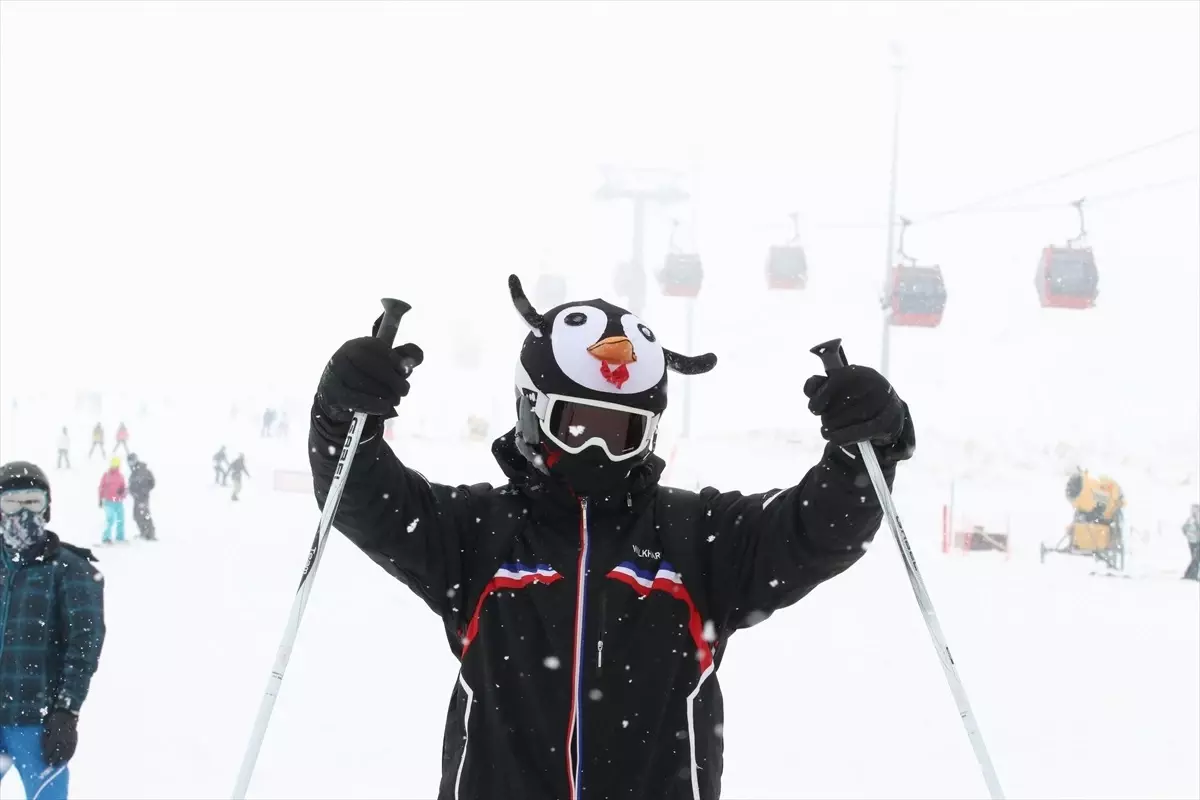 Erciyes Kayak Merkezi’nde Maskeli Eğlence Dolu Anlar