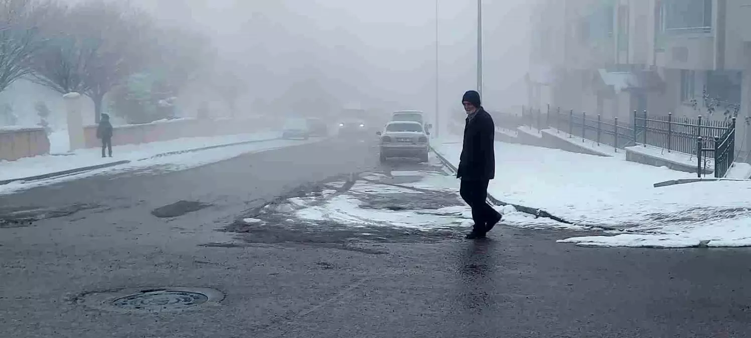 Erzurum’da Kar Yağışı Yerini Sise Bıraktı