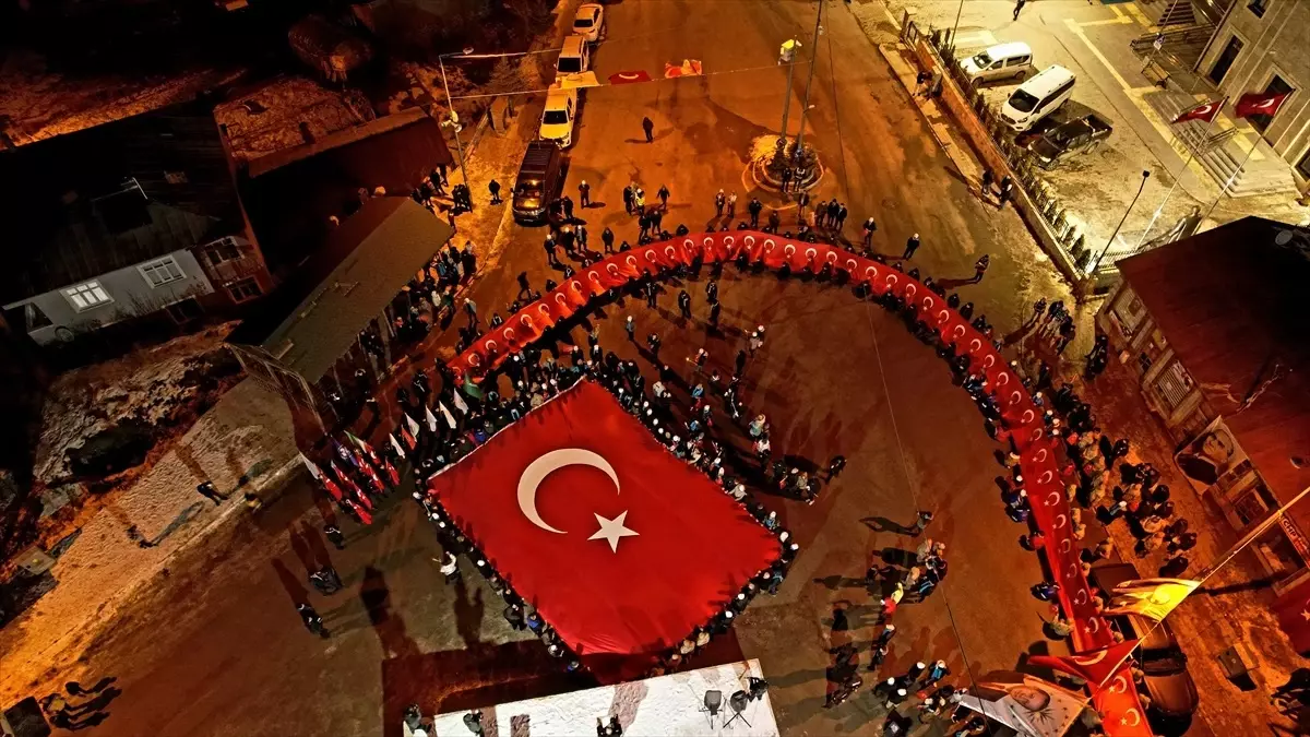 Erzurum’da Sarıkamış şehitleri anısına fener alayı düzenlendi