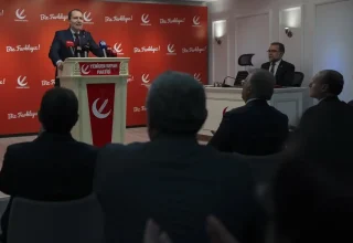 Fatih Erbakan: Suriye için Türkiye siyasi inisiyatif almalı