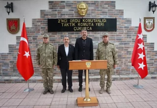 Hakkari ve Şırnak Valileri 2. Hudut Tugay Komutanlığını Ziyaret Etti