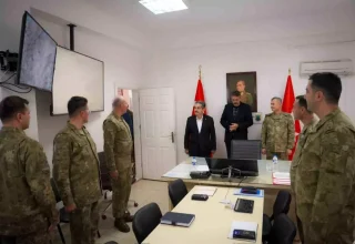Hakkari ve Şırnak Valileri, 23. Piyade Tümeni Taktik Komuta Yerini Ziyaret Etti
