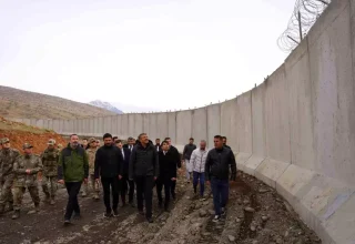 Hakkari’de Sınır Güvenliği Projeleri İncelendi