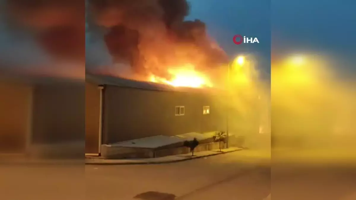 Hatay’da Mobilya Fabrikasında Yangın