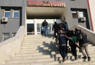 Iğdır’da AK Parti İl Başkanlığı’na Molotofkokteyli Saldırısı