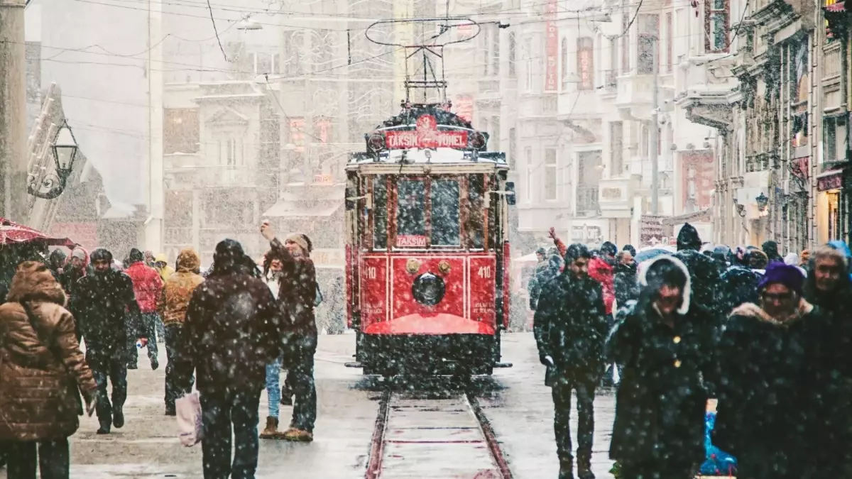 İstanbul’a kar ne zaman yağacak? Meteoroloji, İstanbul için kar yağışı tarihi verdi!