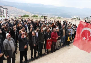 Kahramanmaraş ve Gaziantep’te Suriyeliler Baas Rejiminin Devrişini Kutladı