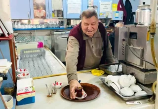 Kapaklı’da 77 Yıldır Çaycılık Yapan Ali İkizler Mesleğinin Zorluklarını Anlattı