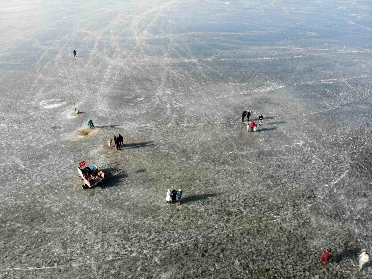 Kars Çıldır Gölü’nde Atlı Kızak Seferleri Başladı